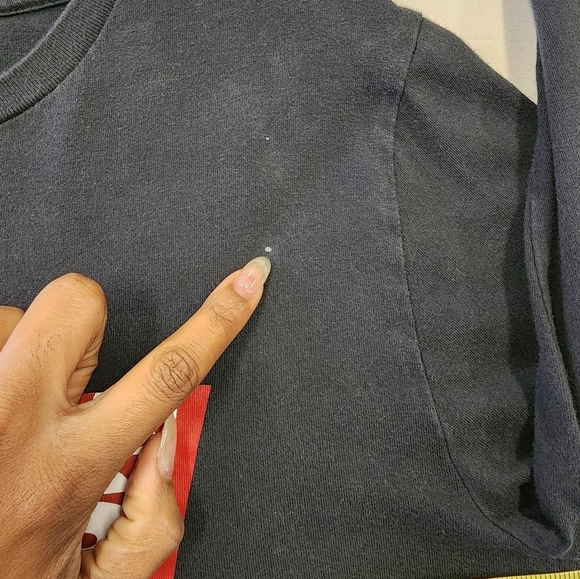 Levi's Men's Midnight Black Long Sleeve Shirt Brand In Red Logo Tee, sz MD - Picture 9 of 9